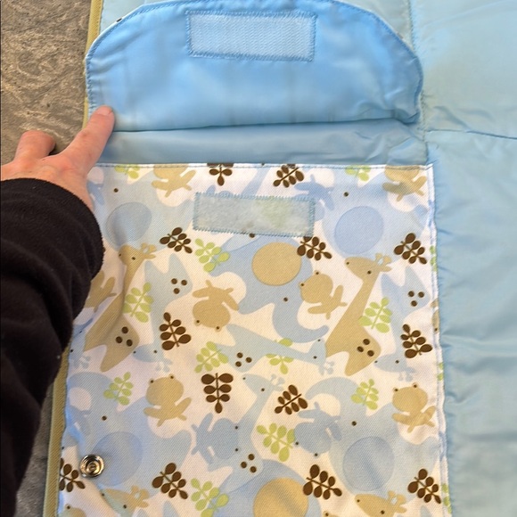 NWOT Gund Baby Portable Diaper Bag, Zoo Animal, Fold Out Bag, Holiday, On The Go - Picture 10 of 16